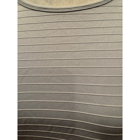 Liz Claiborne Short Sleeve Crew Neck Shirt - Size Large - Picture 5 of 8